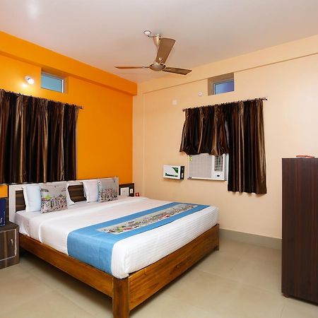 Krishna Residency Hotell Puri Exteriör bild