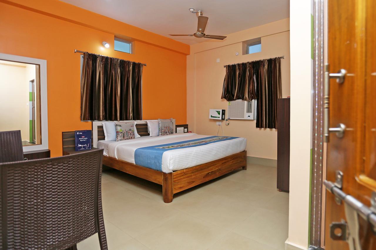 Krishna Residency Hotell Puri Exteriör bild