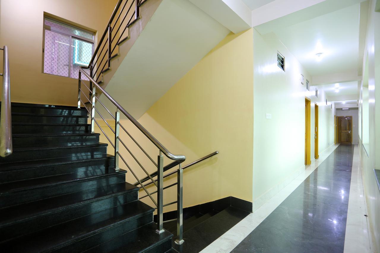 Krishna Residency Hotell Puri Exteriör bild